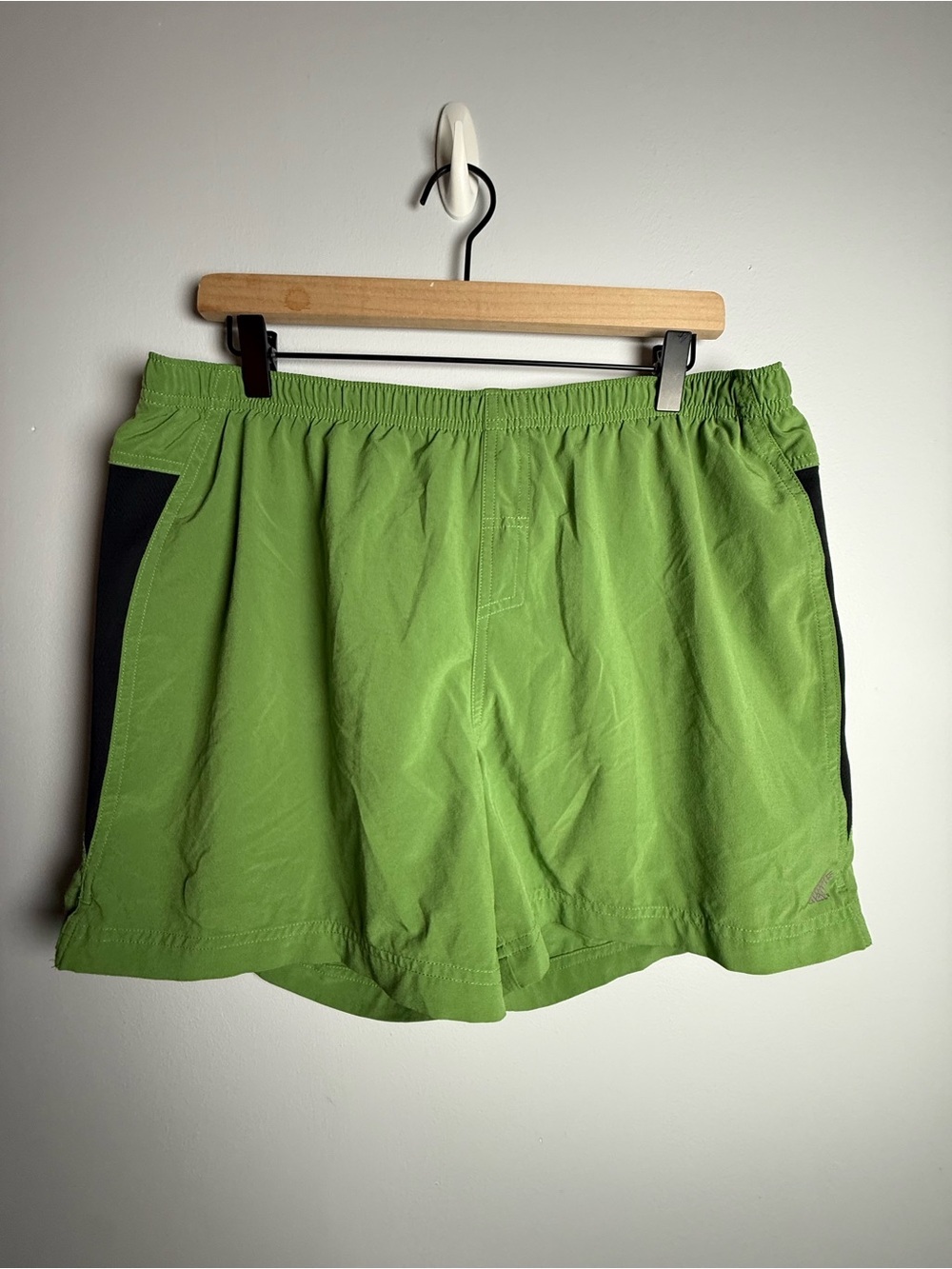 EMS Eastern Mountain Sports Women’s Large Running Shorts Green Lined Zip Pocket